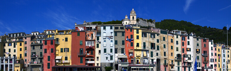 porto venere case colorate liguria italia europa