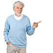 © Jonas Glaubitz - Senior zeigt mit Finger