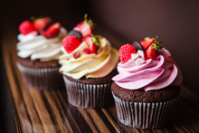 Cupcakes With Strawberries And Cream