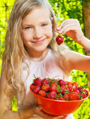 Poster - Child with strawberry