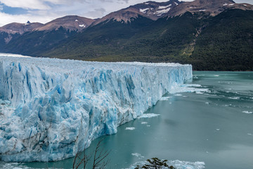 Canvas Print - Perito Moreno Glacier at Los Glaciares National Park in Patagonia - El Calafate, Santa Cruz, Argentina