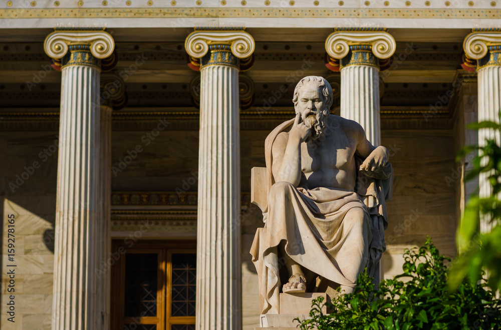 Marble statue of the Greek philosopher Socrates on the background of classical columns - obrazy, fototapety, plakaty 