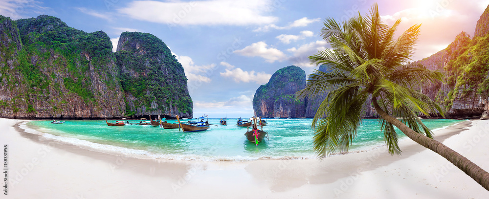 Panorama of Long boat and blue water at Maya bay in Phi Phi Island, Krabi Thailand. - obrazy, fototapety, plakaty 