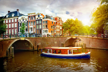 Canvas Print - Canal in Amsterdam