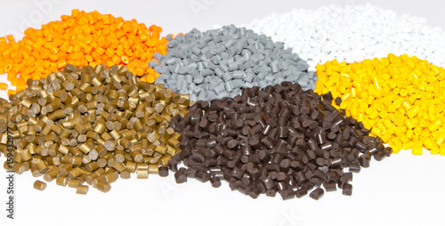 Fotografía Plastic pellets on the table in the laboratory