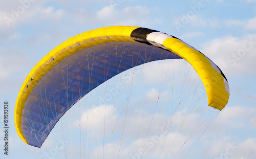 Zdjęcie XXL ekstremalny spadochron sportowy na niebie