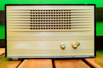 Retro radio receiver