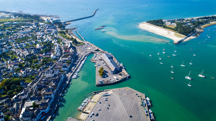 Wall Mural - Vue aérienne sur la rade et le port du Croisic en Loire Atlantique, France