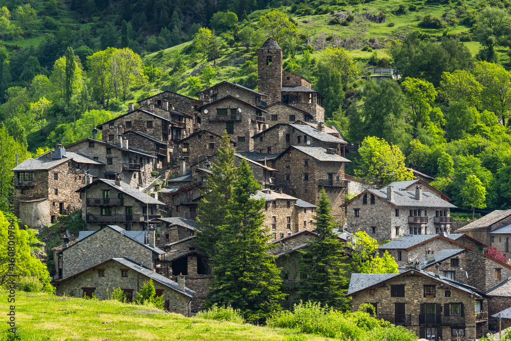 Obraz na płótnie SDry stone village on step hill in Andorra w salonie