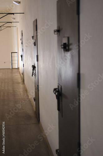 Fotografía  PUERTAS BLINDADAS PRISION CARCEL