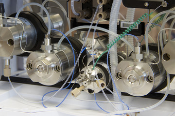 Chemical separation line in scientific instruments