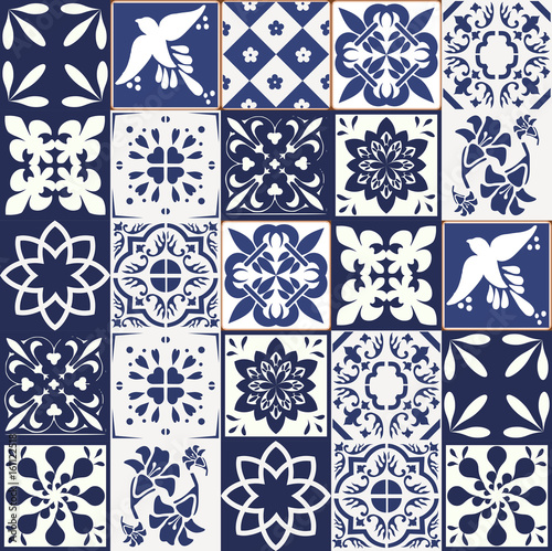 wektorowy-geometryczny-wzor-na-plytkach-styl-portugalski-lub-hiszpanski-niebieski-motyw-azulejos