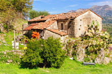 Tumbledown Cottage Up On The Slopes In Basilicata, Italy