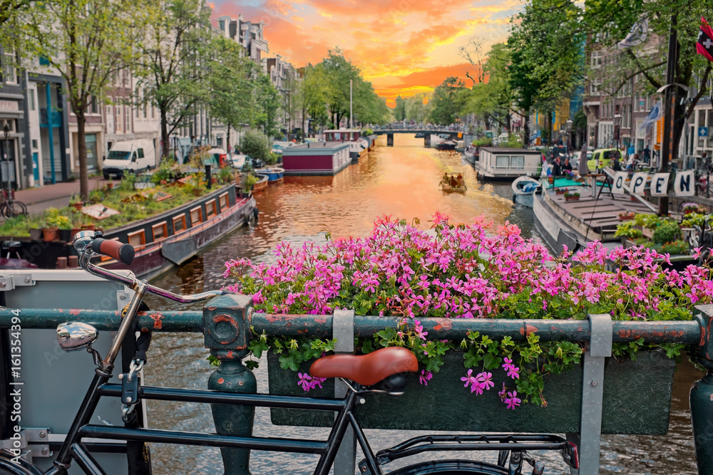 City scenic in Amsterdam the Netherlands at the Prinsengracht - obrazy, fototapety, plakaty 