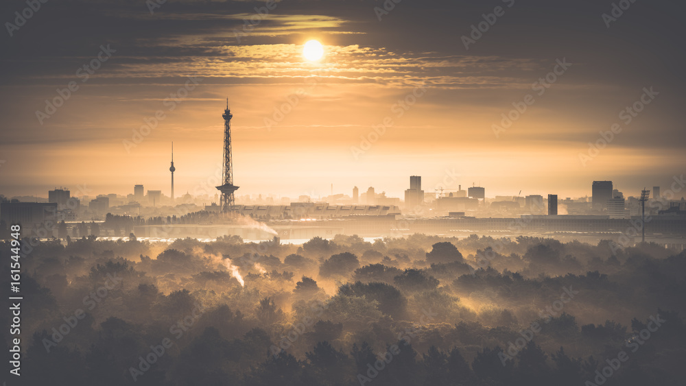 Obraz na płótnie Berliner Skyline am Morgen - Sonnenaufgang in Berlin w salonie