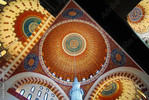 Fotomural Interior view to mosaic ceiling of Mohammad Al-Amin Mosque in Beirut, Lebanon