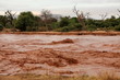 Hochwasser im Samburu River im Norden von Kenia 