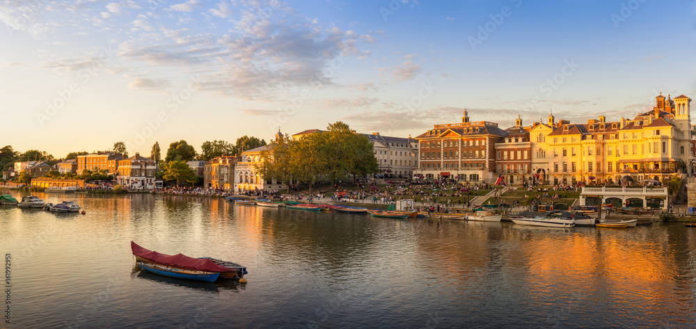 Richmond Riverside On A Summers Evening London UK Stock Photo Adobe richmond-riverside-on-a-summers-evening-london-uk-stock-photo-adobe