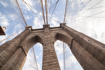 Wall Mural - Brooklyn Bridge: tower arches & suspension cables