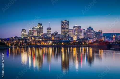 Fotomural Montreal Downtown View From Accross St Lawrence River