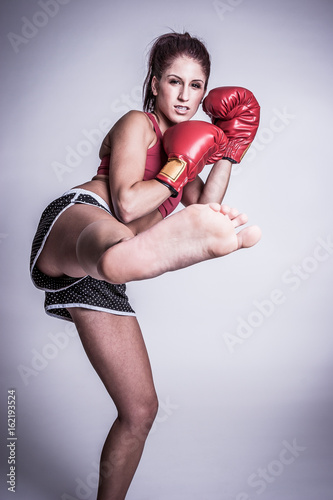 Zdjęcie XXL Piękna kobieta Kickboxer