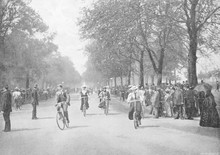 Cycling - Hyde Park 1900. Date: 1900