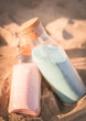 © lorabarra - Grains de sable colorés