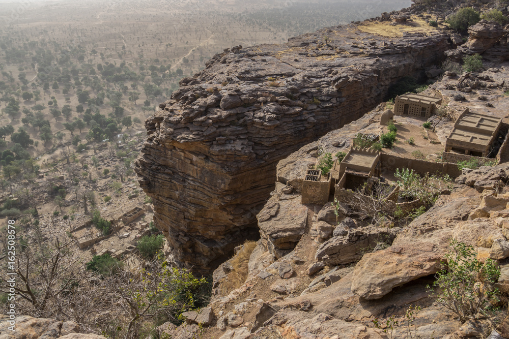 Mali Plateau Rocks Escarpment around Banani village, Dogon Plateau, Mali Stock Photo ...