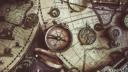 Canvas Print - Compass On Ancient World Map