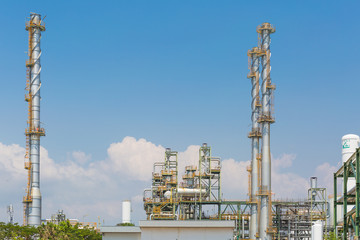 Big structure of oil refinery plant in day time