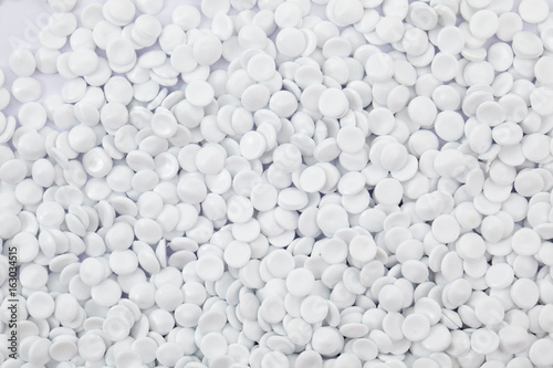 Fotografía background of white industrial polymer granules