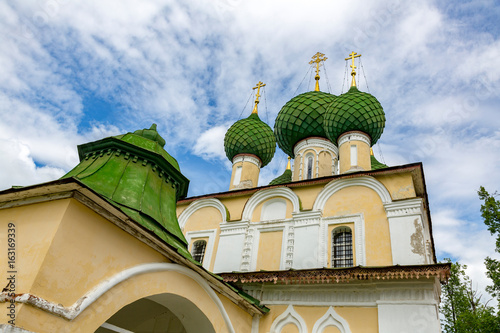 Valokuva UGLICH, RUSSIA - JUNE 17, 2017: Facade of the Church of the Beheading of John the Baptist