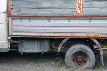 Detailed Picture Of The Back Of The Old Truck