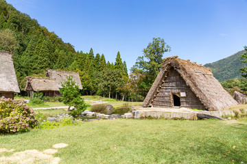 Canvas Print - Old Japanese town in Shirakawago village