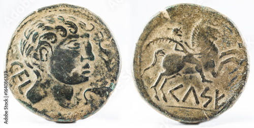 Foto Ancient Iberian bronze coin minted in Celsa. As.