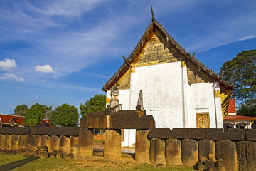 Wall Mural - Old architecture Wat Phra Si Ratanamahathat temple