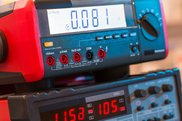 Poster - Electronic device for measuring electrical signals