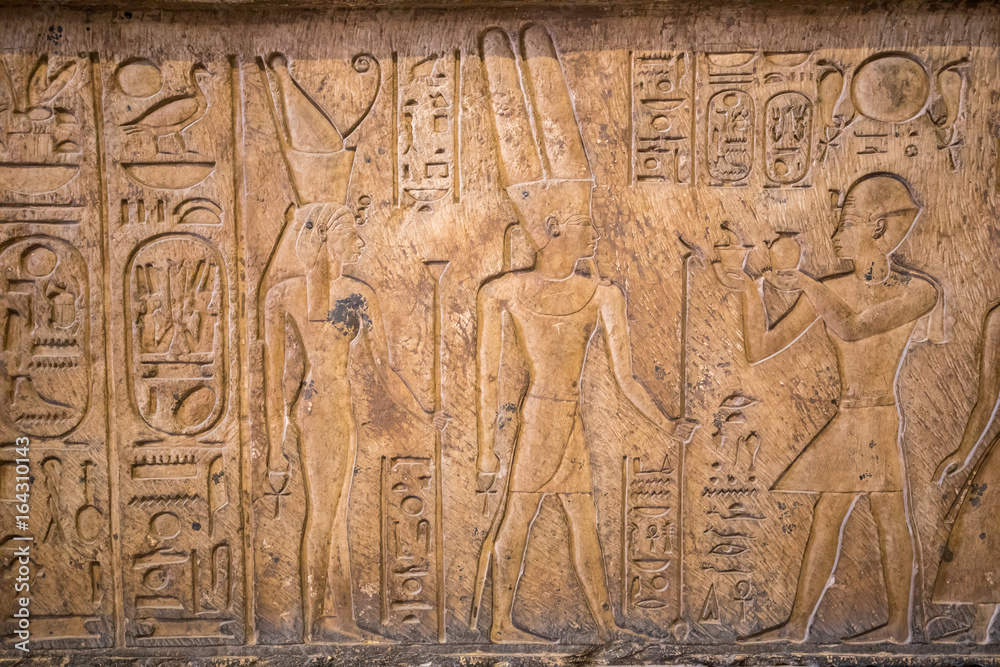 egyptian drawings on walls easy