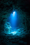 Fototapeta Do akwarium - Sun Light into the Underwater Cave