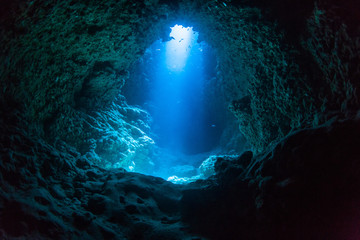 sun light into the underwater cave