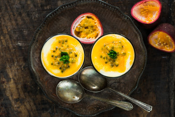 Canvas Print - Passion fruit cheesecake dessert pots