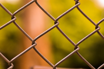 Mesh, iron, Close the wire mesh behind.