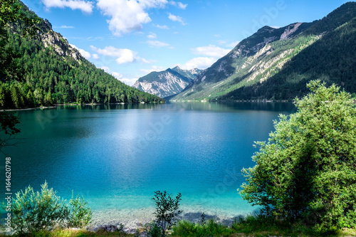 Fototapety Jezioro  perspektywa-jezior-w-gorach