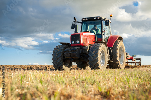 Tractor agrícola