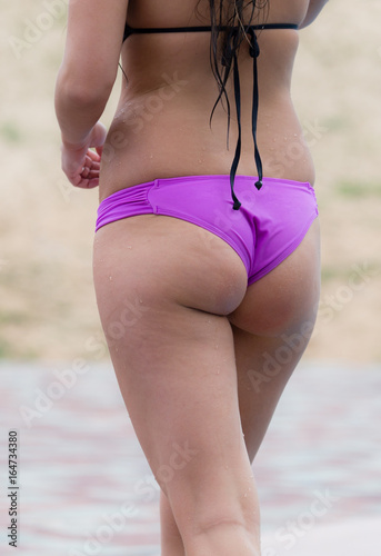 Zdjęcie XXL Dziewczyny pop w strój kąpielowy na plaży