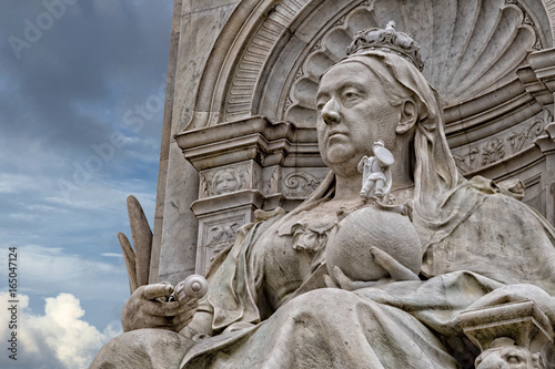 Cuadros en Lienzo queen victoria monument london detail