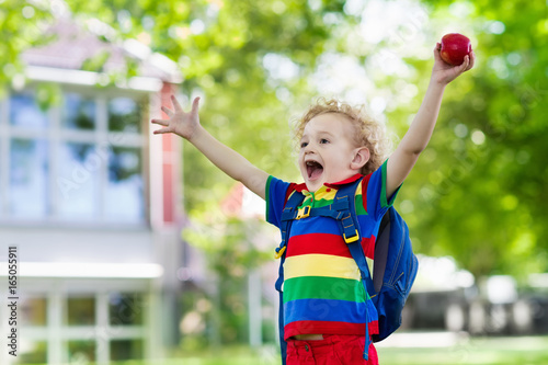 Fotomural Child going back to school, year start