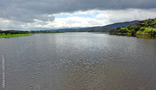 Embalse de Aracena en la Sierra de Huelva, España: comprar ...