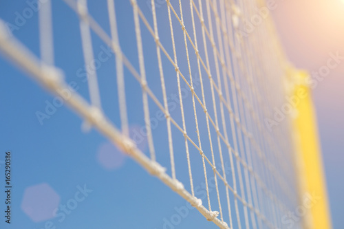 Plakat Tenis lub siatkówka netto przeciw tło błękitnego nieba