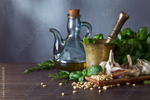 Cuadros en Lienzo Ingredientes para hacer el pesto.